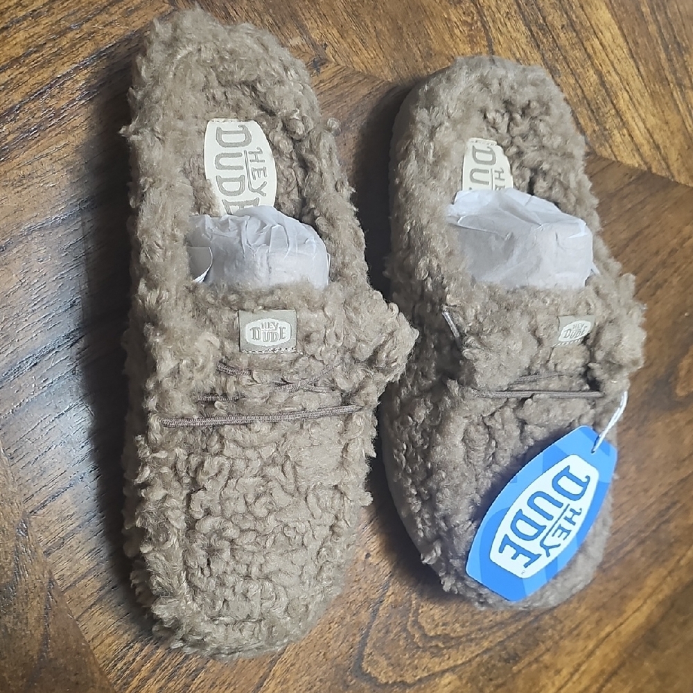 Hey Dude Wendy Timber Wolf Fuzzy Slippers - Picture 4 of 7